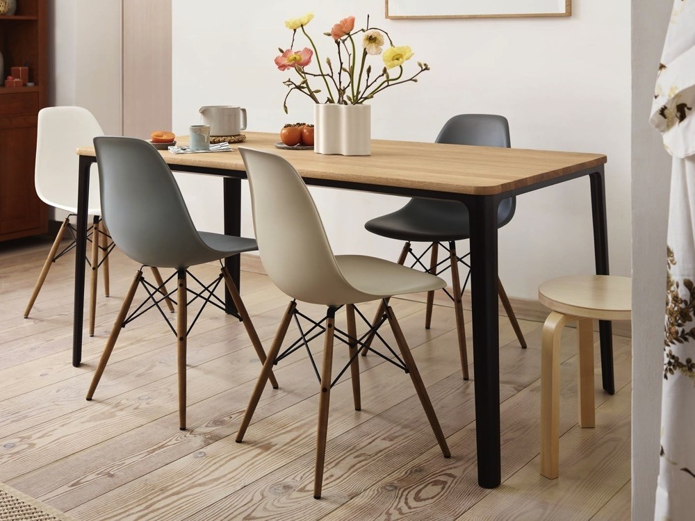 eames dining chairs